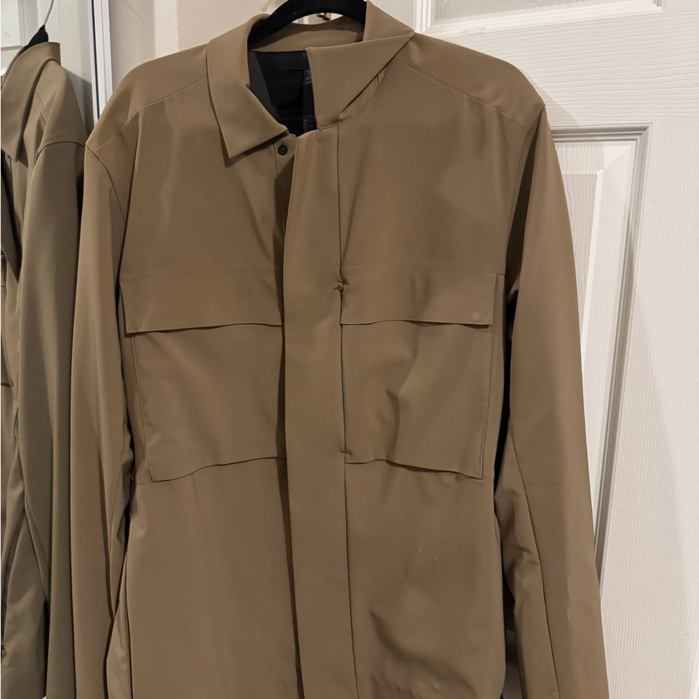 Lululemon Athletica Tan Lightweight Shirt Jacket - Picture 2 of 3